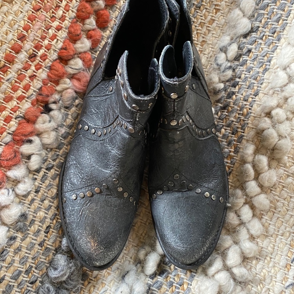 Very Volatile boots - Picture 3 of 4